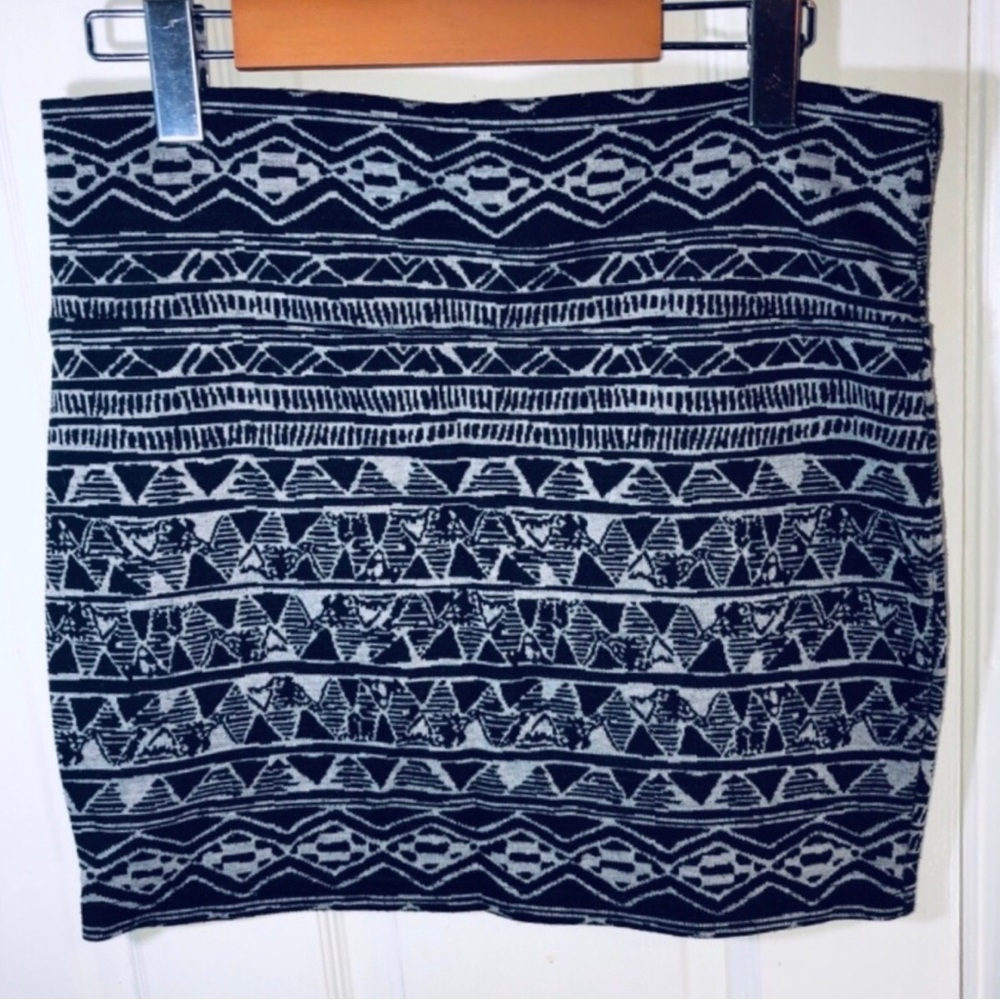 Tribal Print Knit Mini Skirt